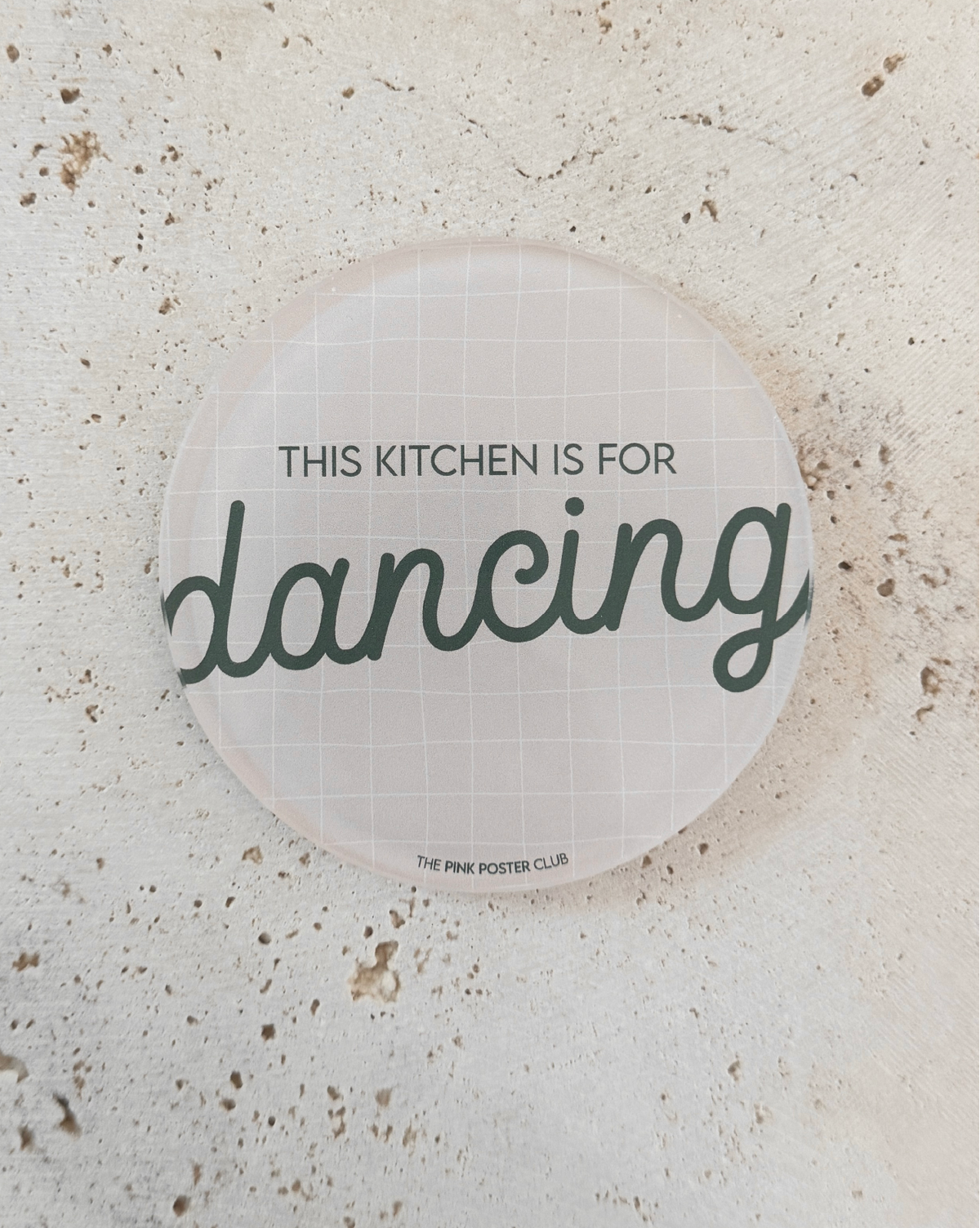 Runder Acryl-Untersetzer mit Schriftzug „This Kitchen Is For Dancing“, dekoratives Design-Accessoire für Küche und Essbereich