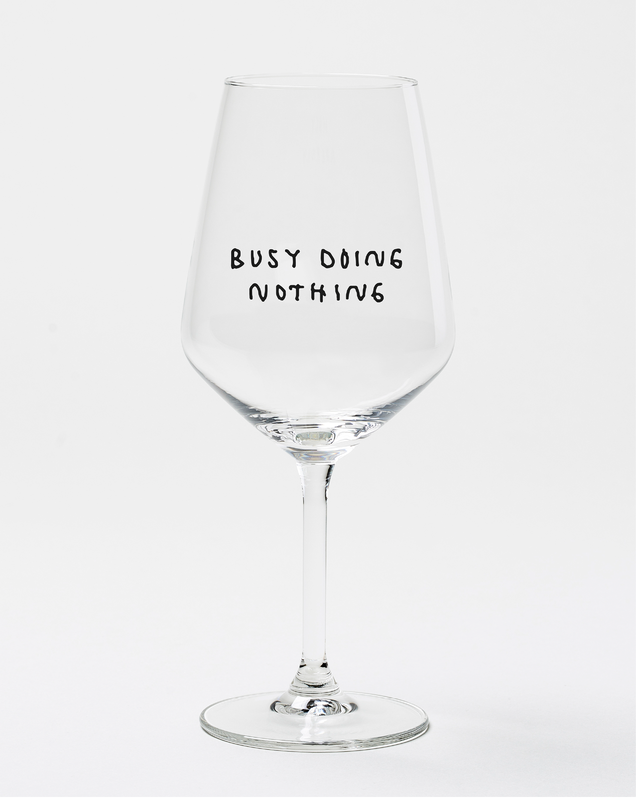 Weinglas mit Spruch „Busy Doing Nothing“, stilvolles Designglas für Weinliebhaber